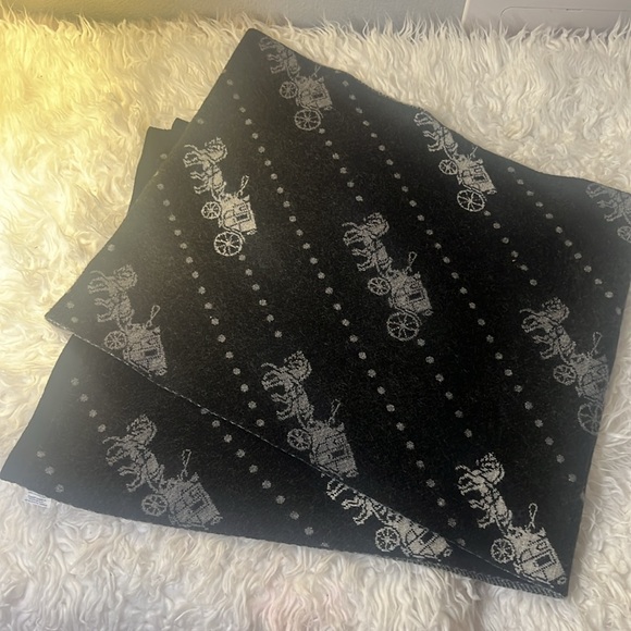 Coach rectangular wool scarf - Picture 3 of 5